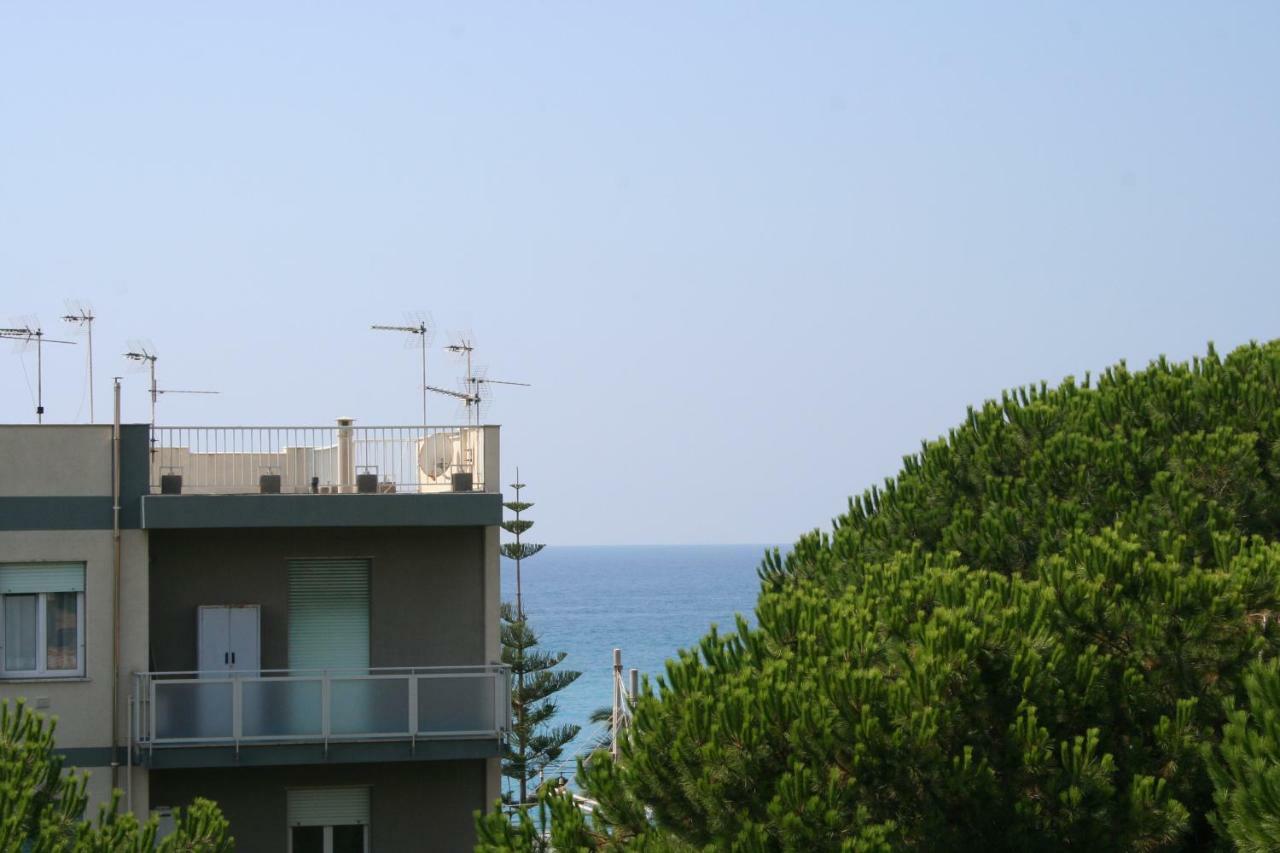 Hotel Rosalia Bordighera Exterior foto